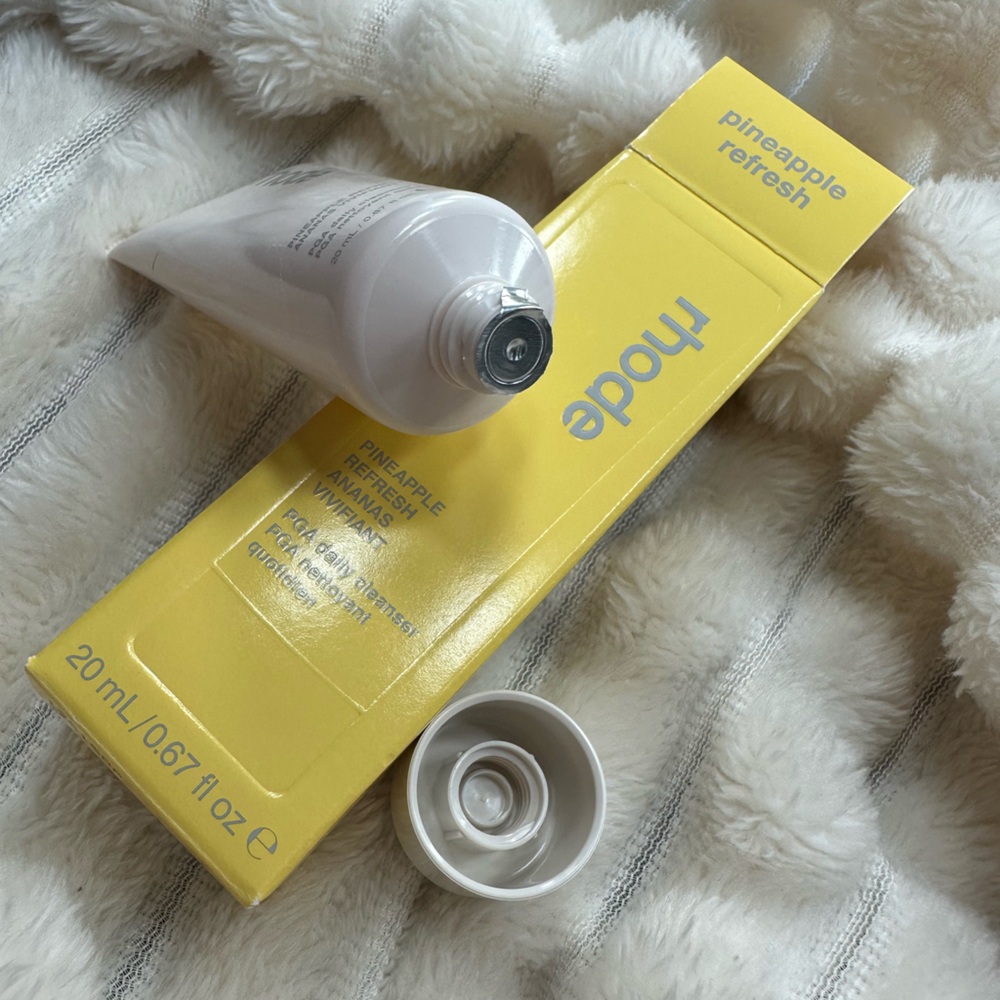 RHODE Pineapple Refresh Cleanser - 20 mL - Picture 5 of 5